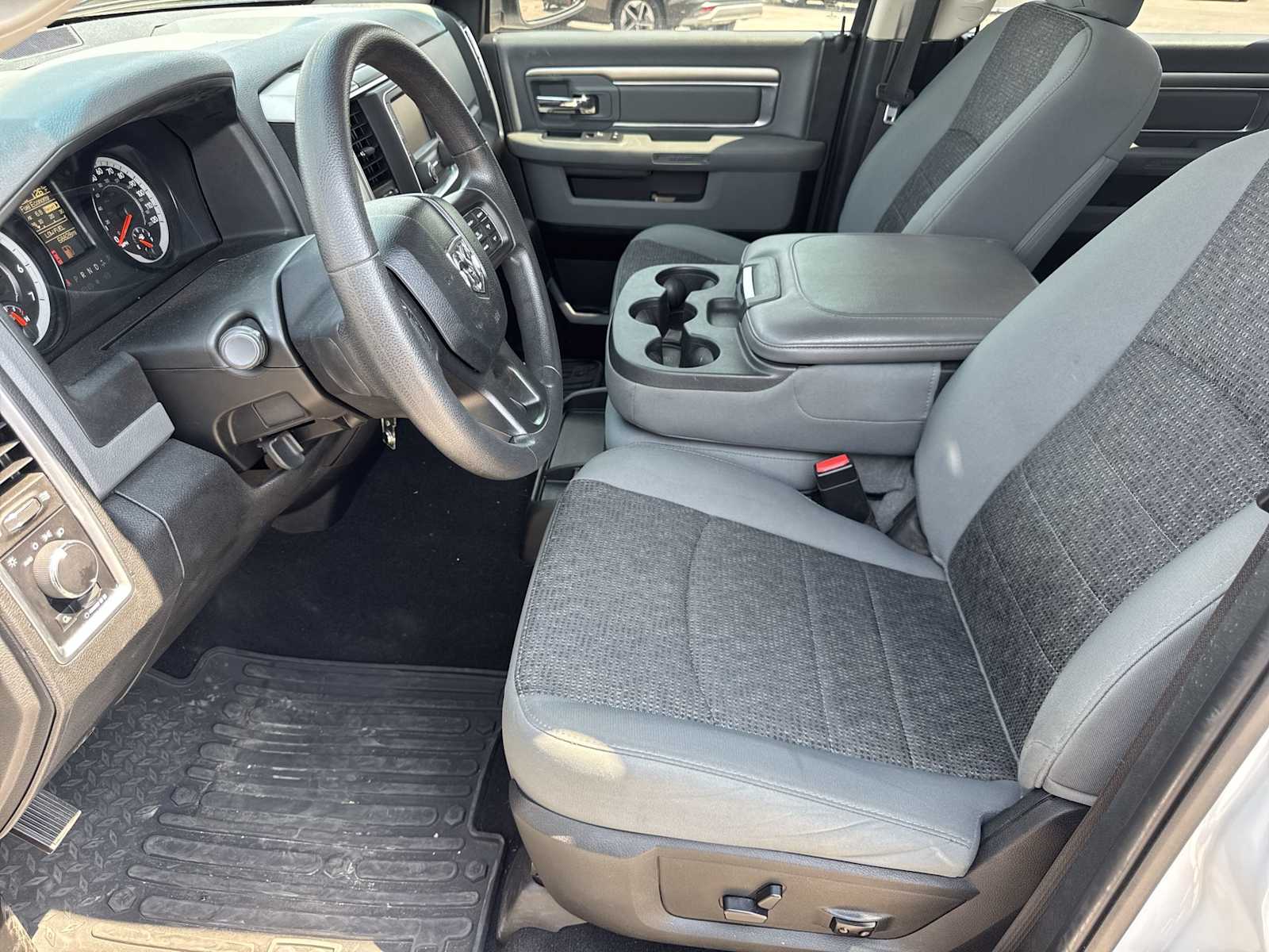 Vehicle image 25 of 26