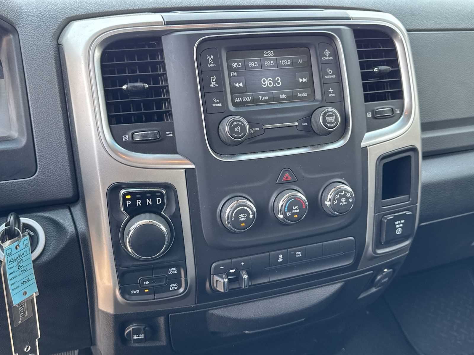 Vehicle image 21 of 26