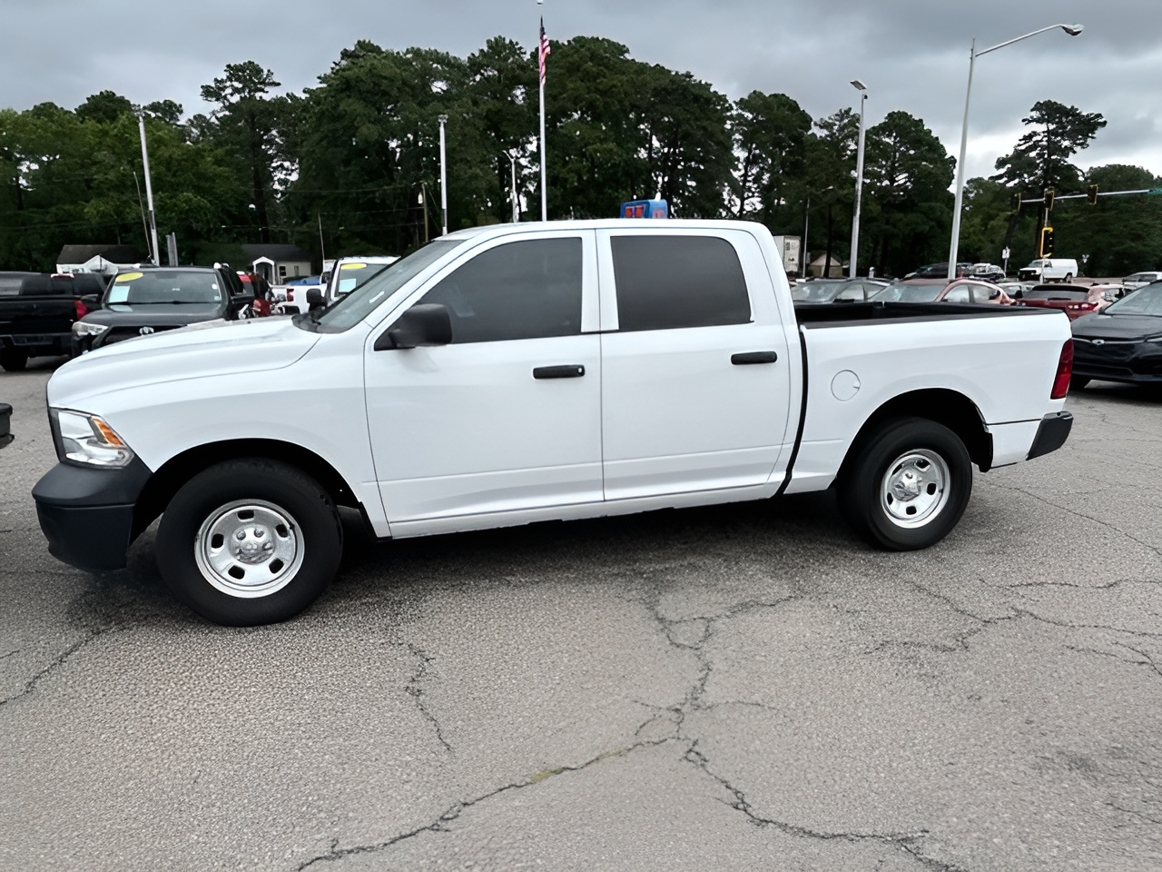 Vehicle image 30 of 39