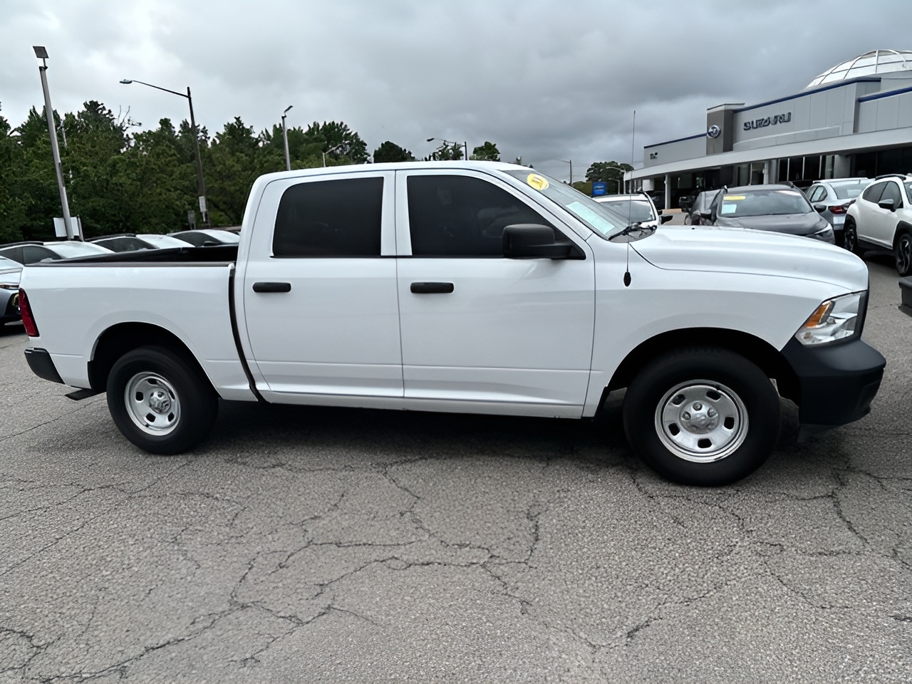 Vehicle image 36 of 39
