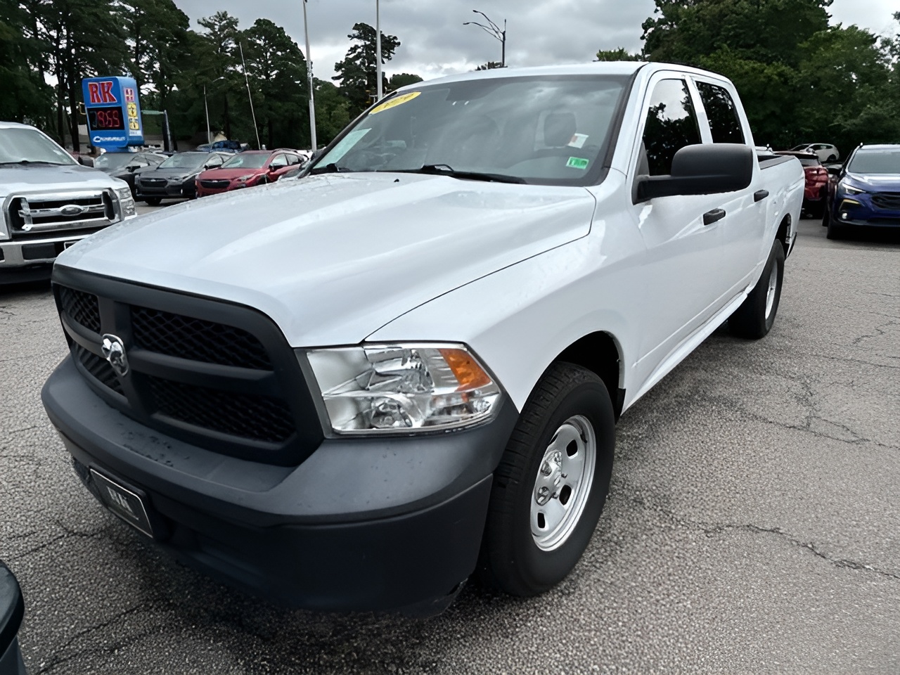 Vehicle image 32 of 39