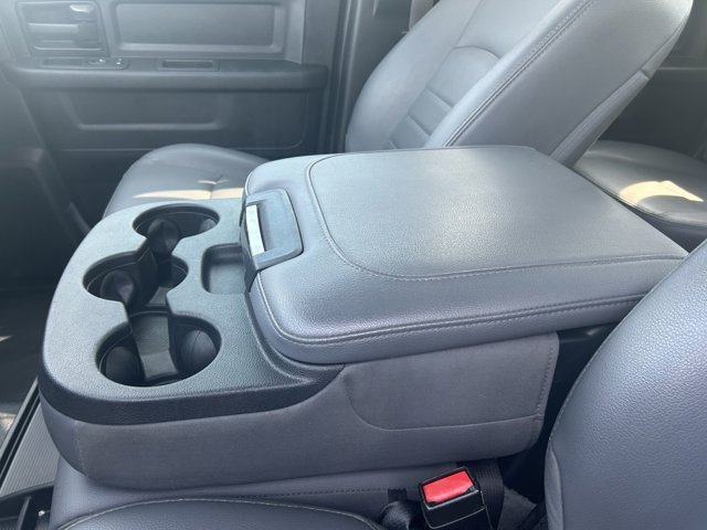 Vehicle image 19 of 39