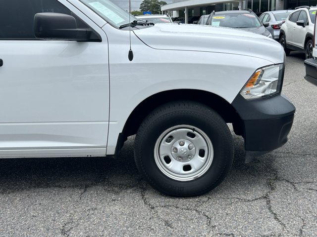 Vehicle image 14 of 39