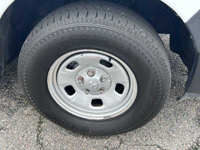 Vehicle image 13 of 39