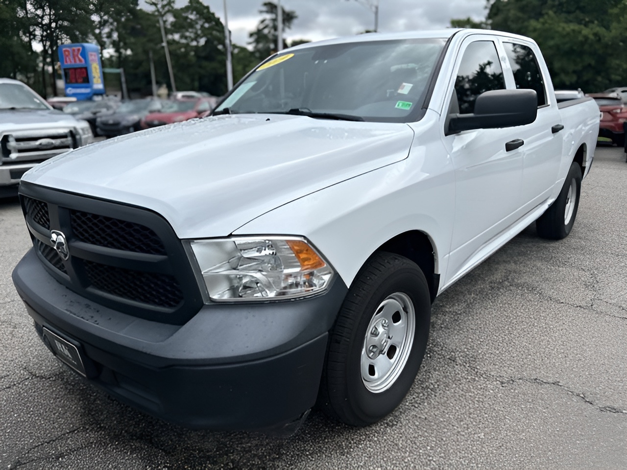 Vehicle image 31 of 39