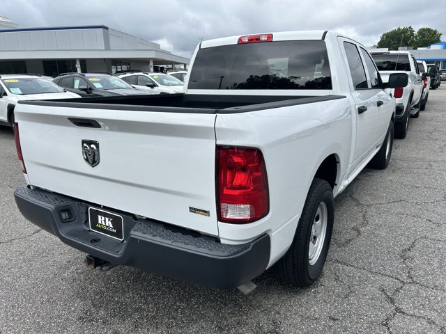Vehicle image 10 of 39