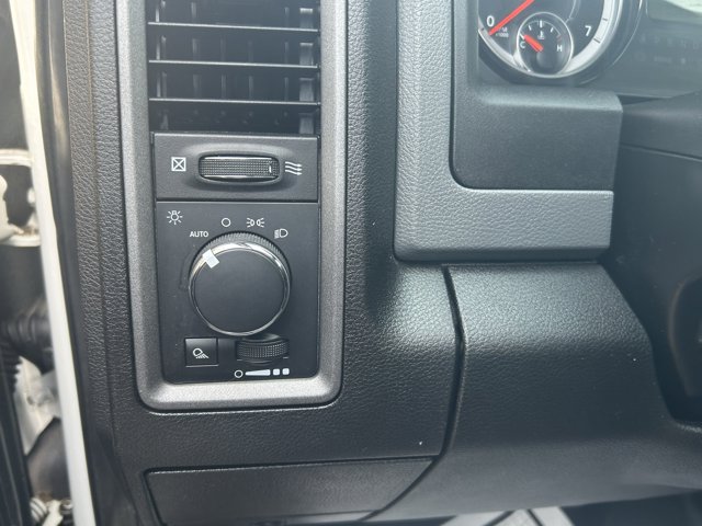 Vehicle image 26 of 39