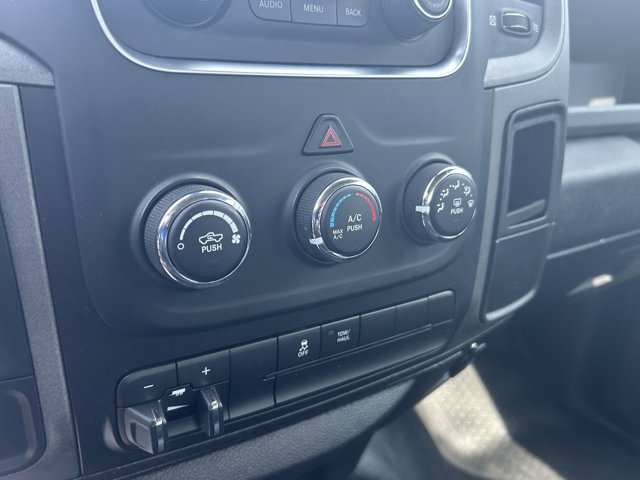 Vehicle image 18 of 39