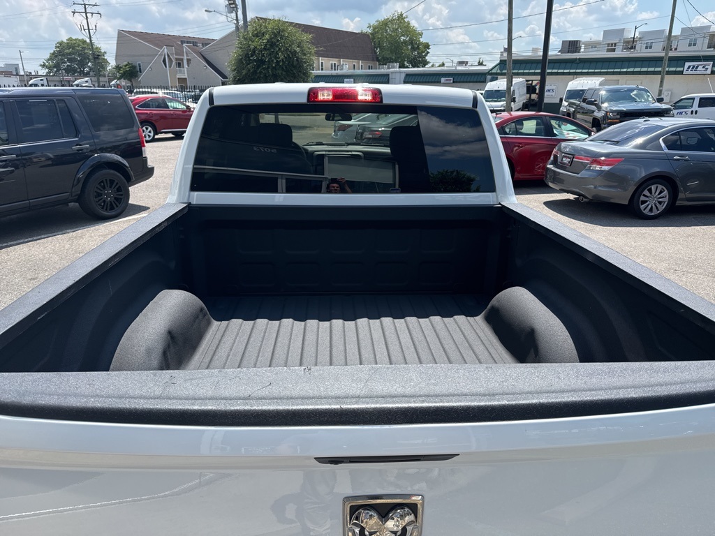 Vehicle image 4 of 20