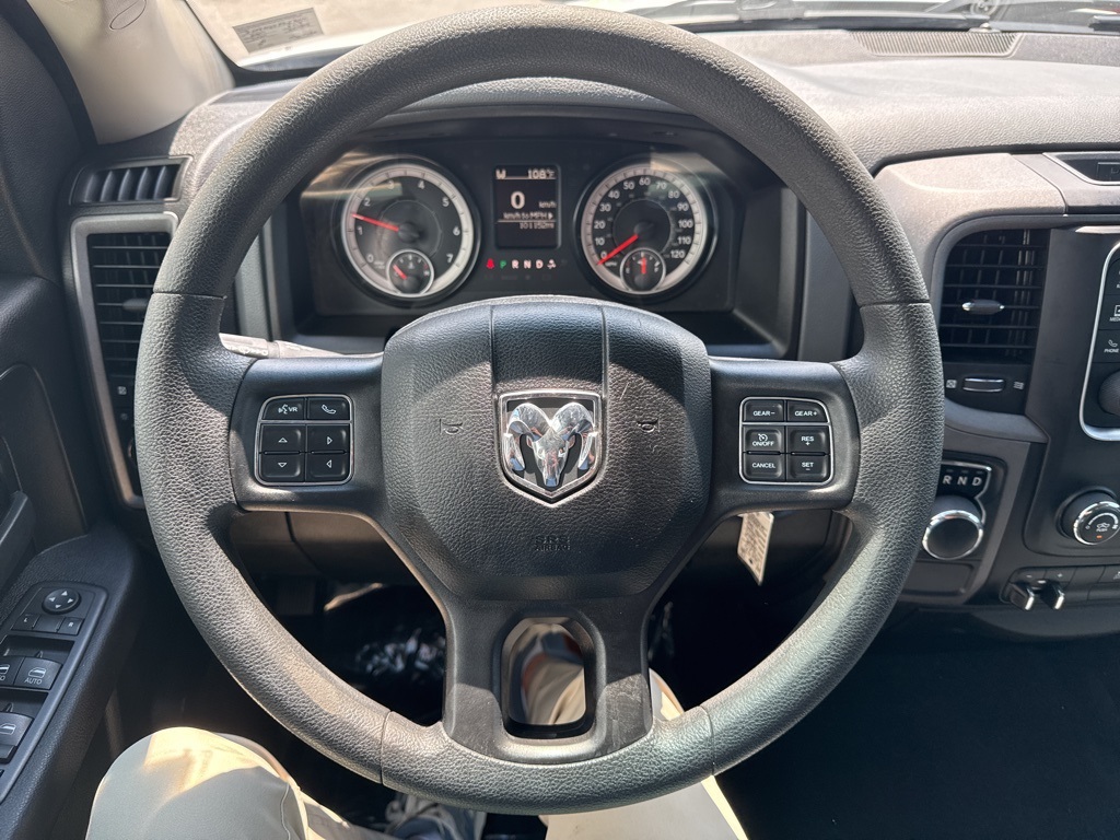 Vehicle image 17 of 20