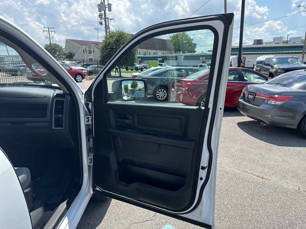 Vehicle image 13 of 20
