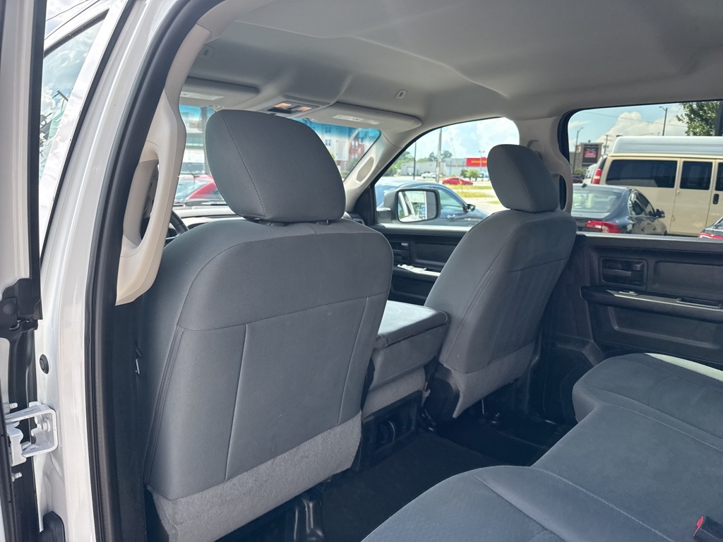 Vehicle image 10 of 20