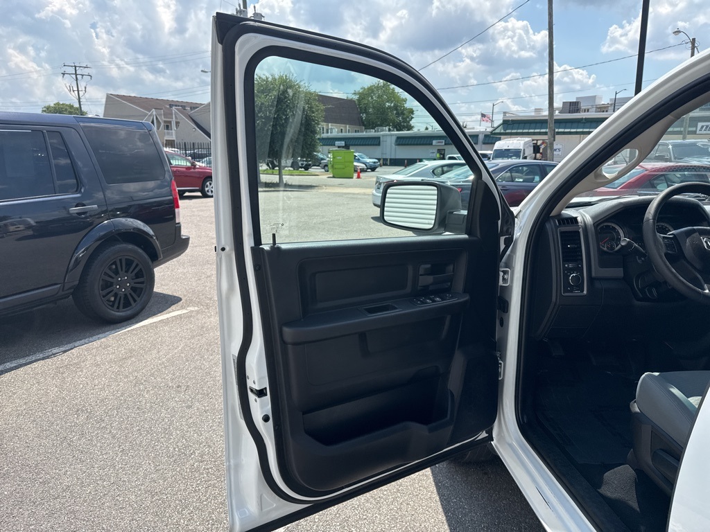 Vehicle image 14 of 20