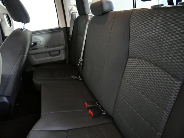 Vehicle image 17 of 28