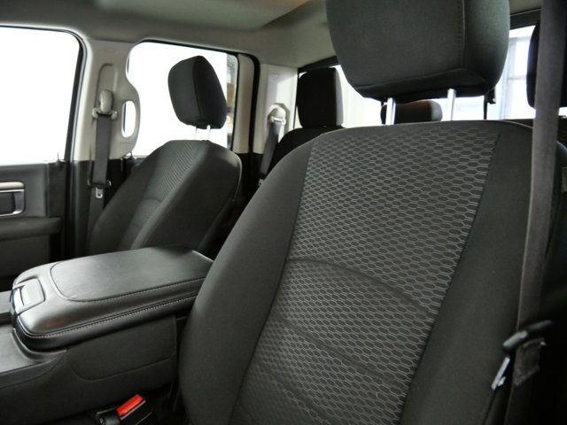 Vehicle image 19 of 28