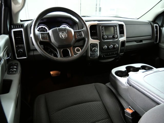 Vehicle image 4 of 28