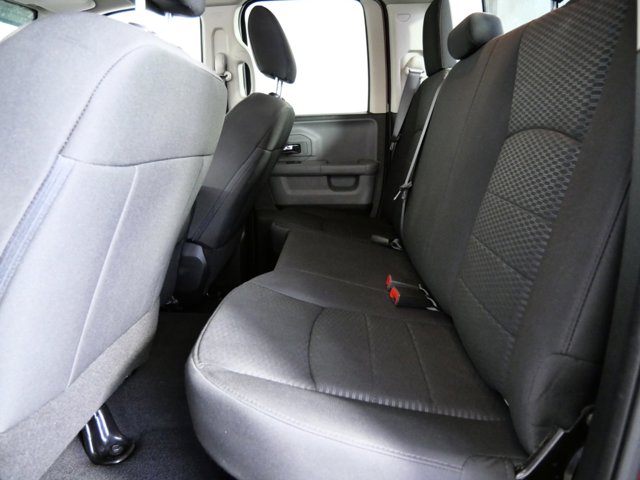 Vehicle image 16 of 28