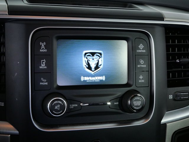 Vehicle image 21 of 28
