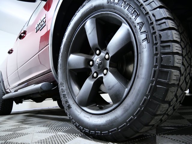 Vehicle image 2 of 28