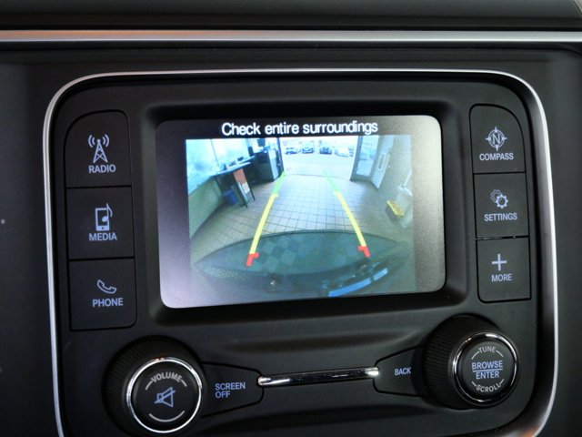 Vehicle image 27 of 28