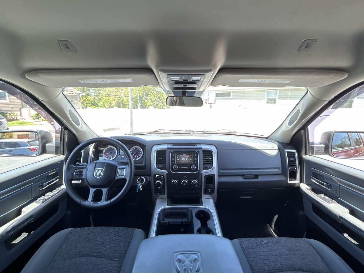 Vehicle image 10 of 23