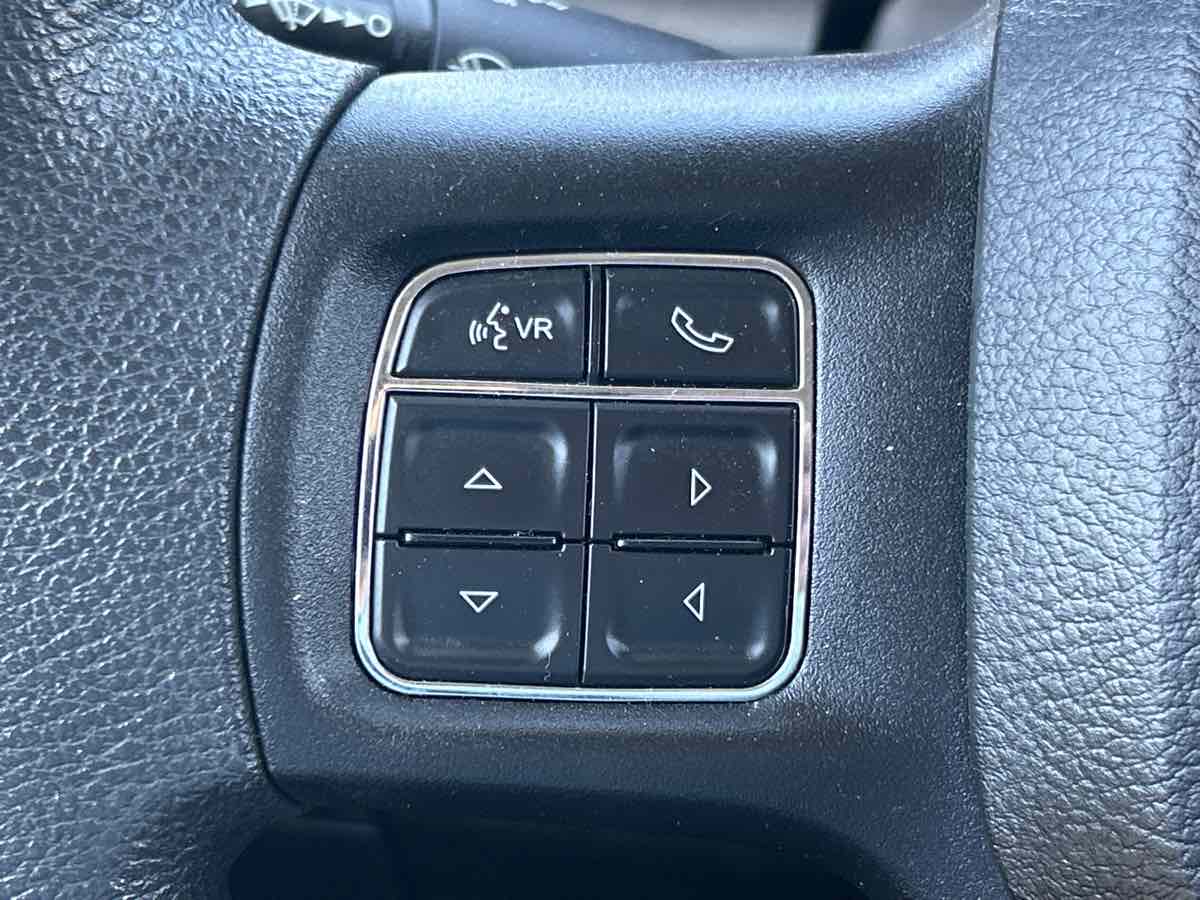 Vehicle image 17 of 23