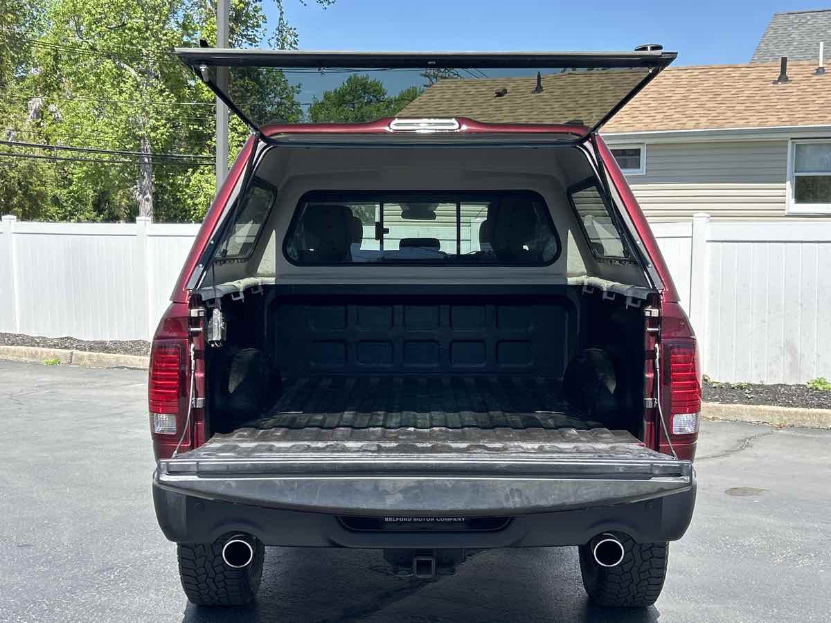 Vehicle image 9 of 23