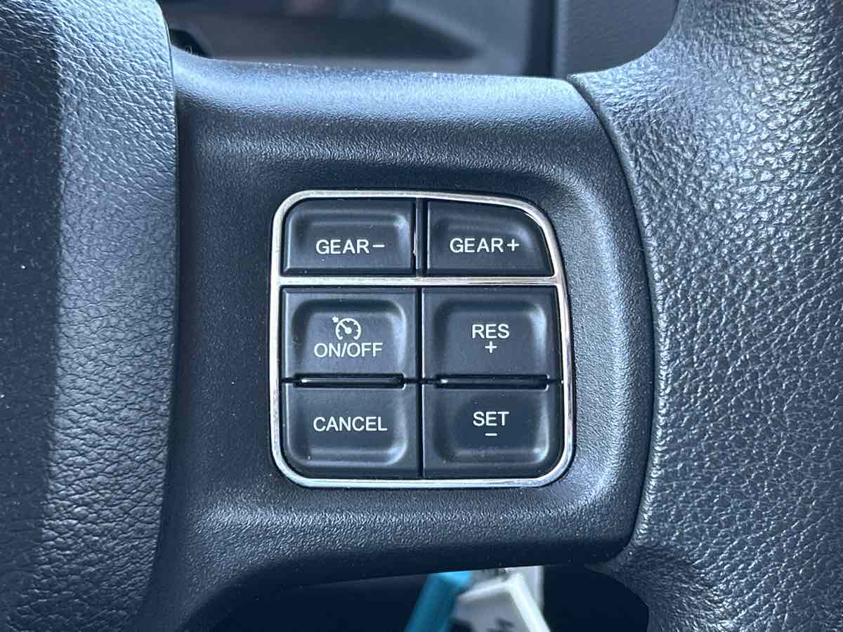 Vehicle image 18 of 23