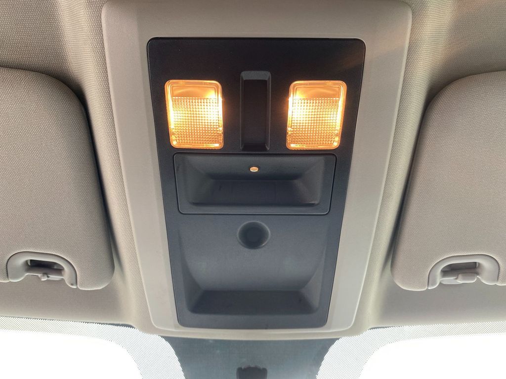 Vehicle image 21 of 31
