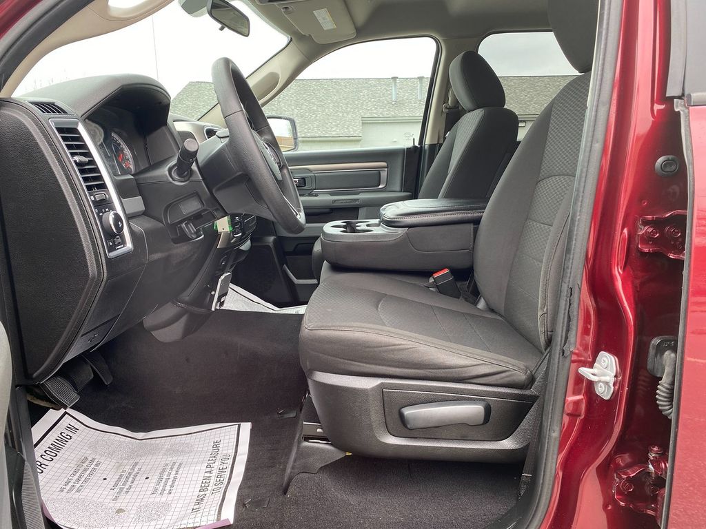 Vehicle image 12 of 31