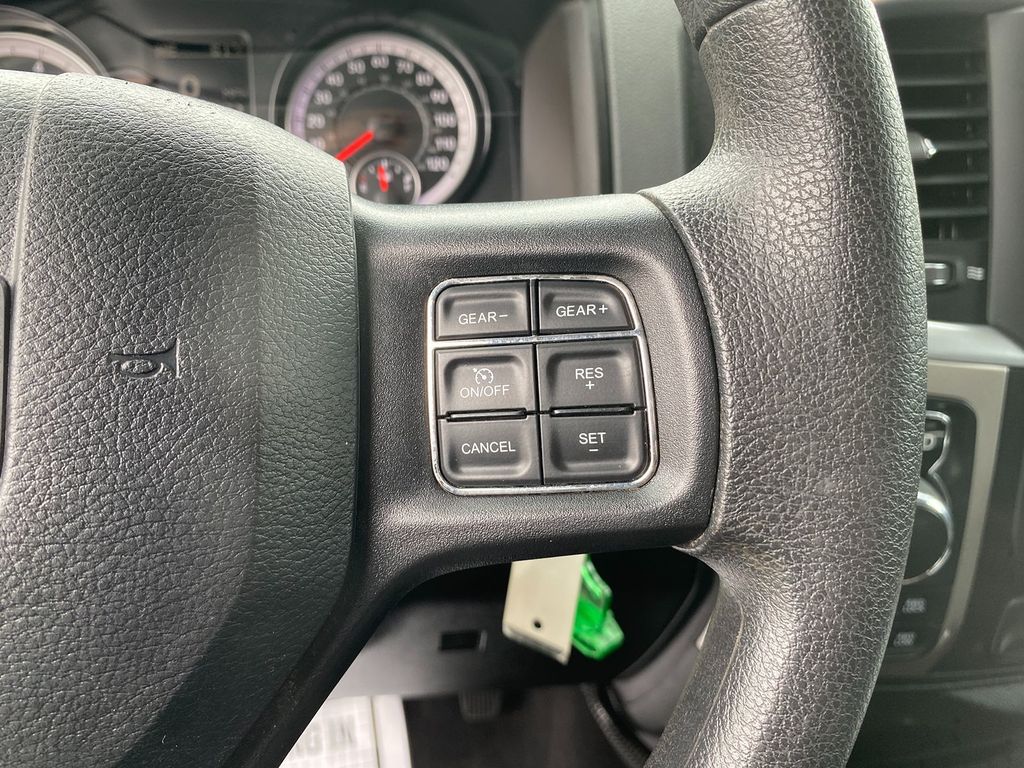 Vehicle image 16 of 31