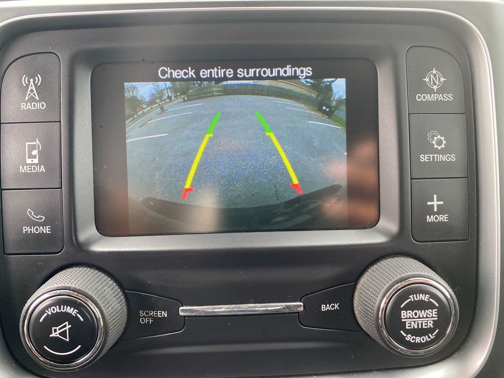 Vehicle image 20 of 31