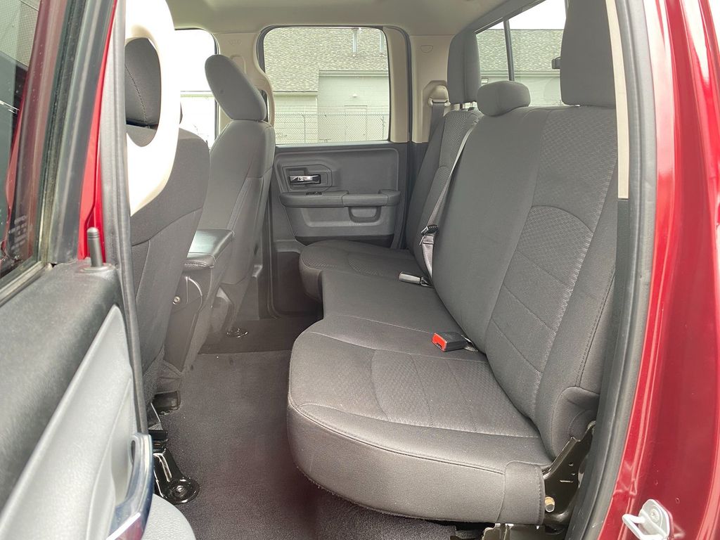 Vehicle image 24 of 31