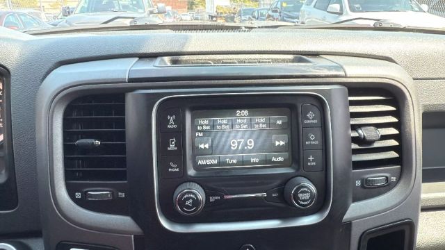 Vehicle image 15 of 27