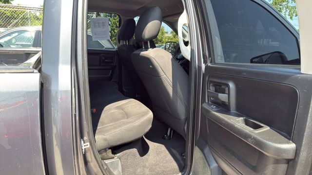 Vehicle image 22 of 27
