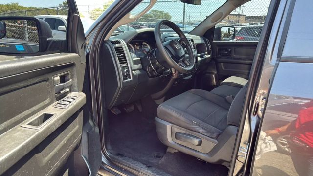 Vehicle image 19 of 27