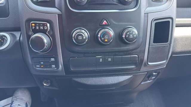 Vehicle image 16 of 27