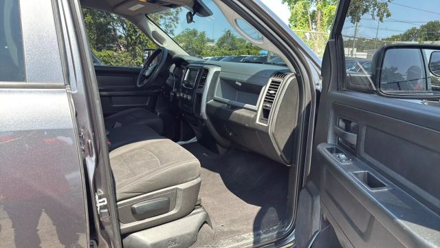 Vehicle image 21 of 27