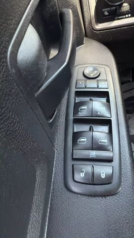 Vehicle image 18 of 27