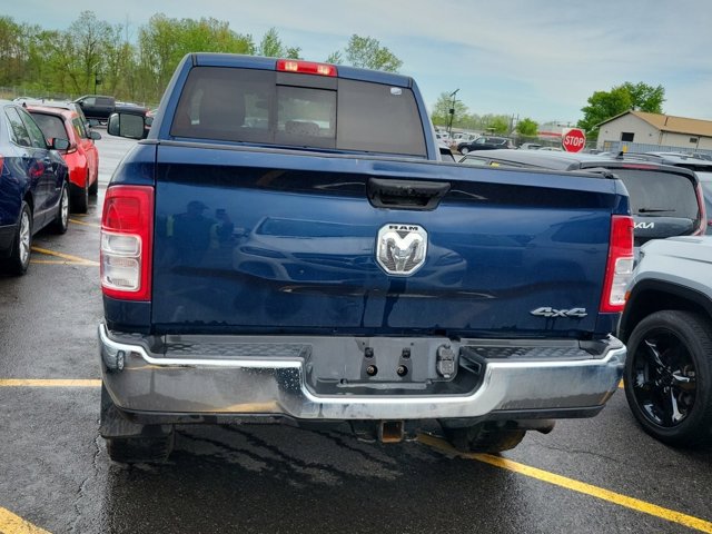 Vehicle image 4 of 6