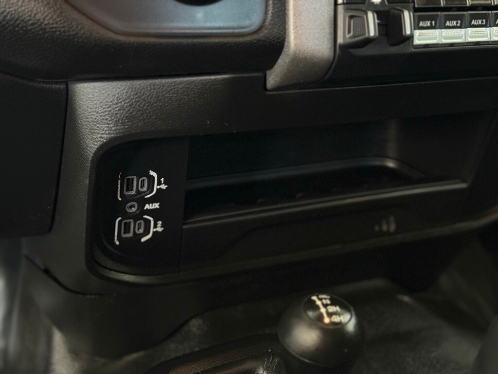 Vehicle image 35 of 57