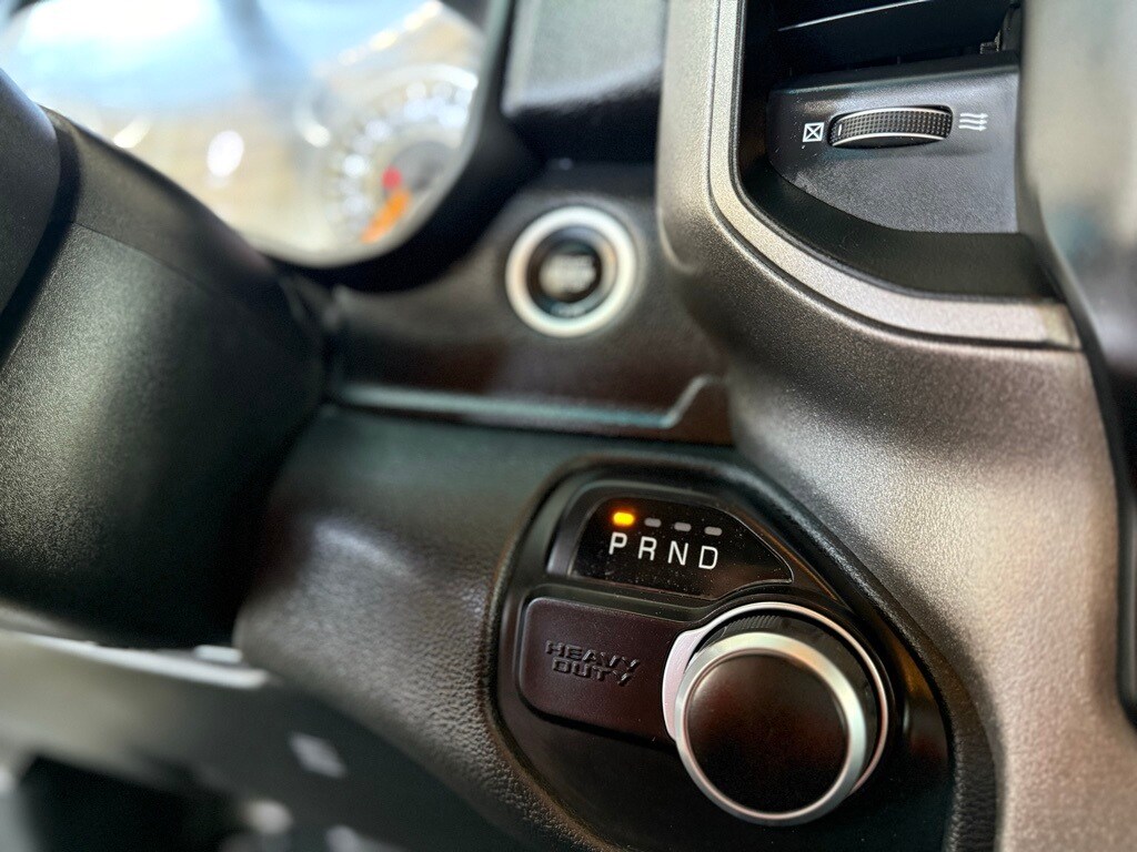 Vehicle image 33 of 57