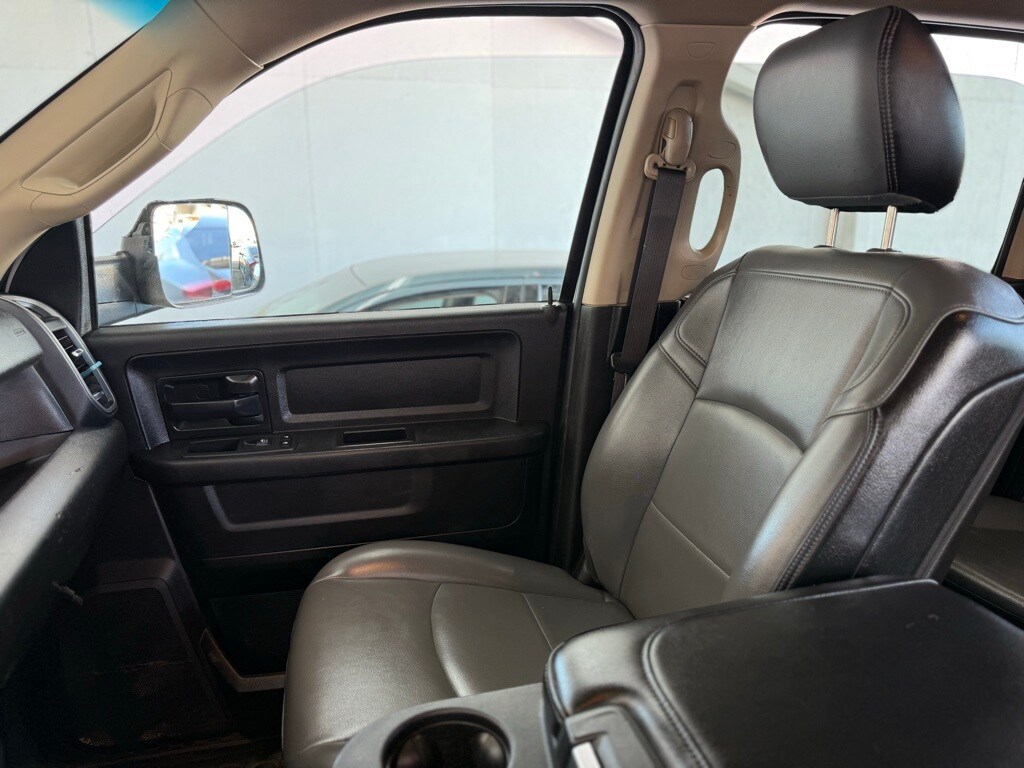 Vehicle image 43 of 57
