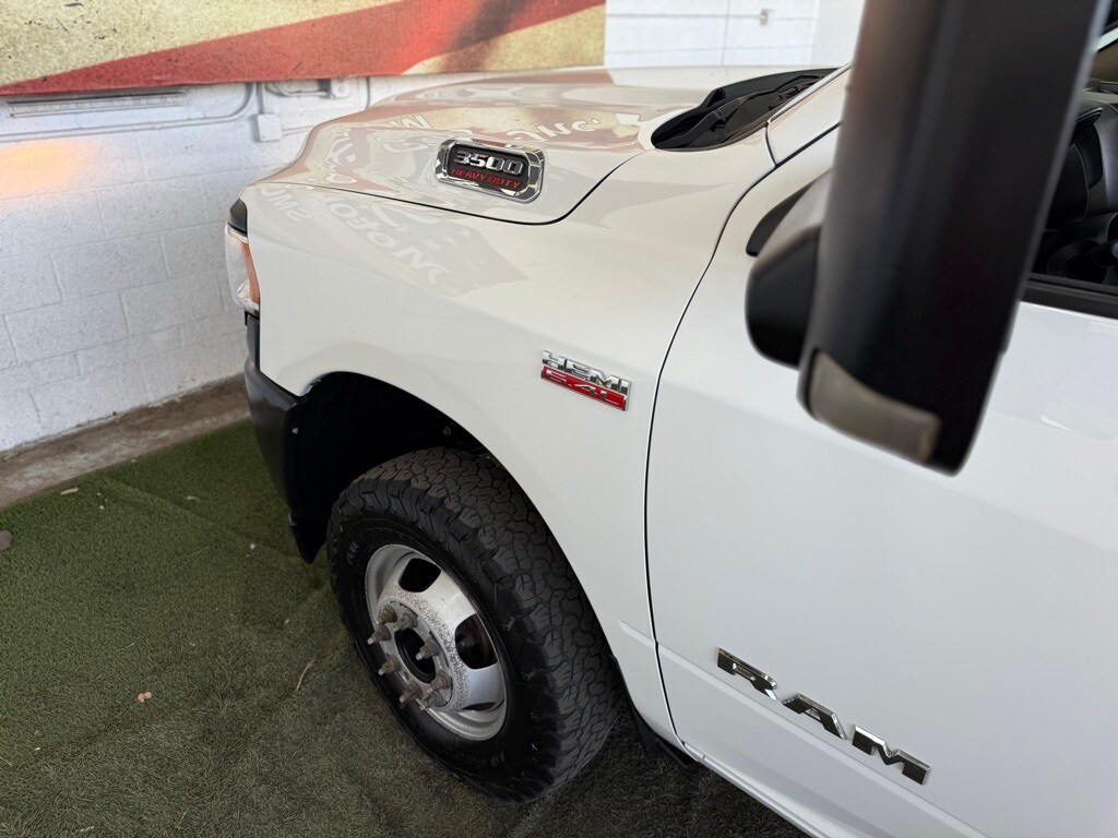 Vehicle image 18 of 57