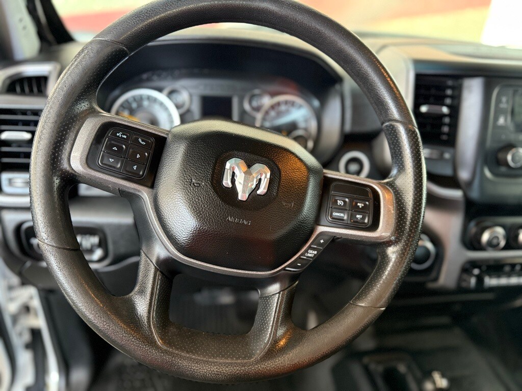 Vehicle image 29 of 57