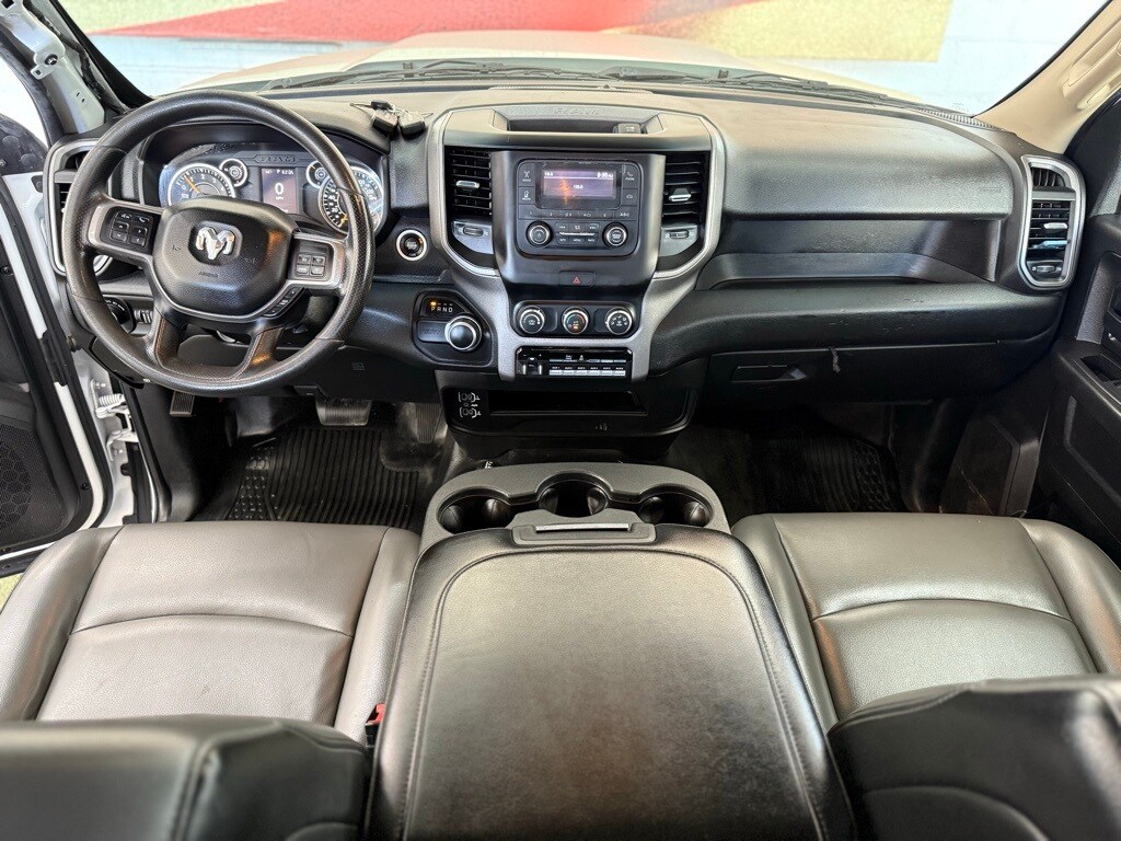 Vehicle image 51 of 57