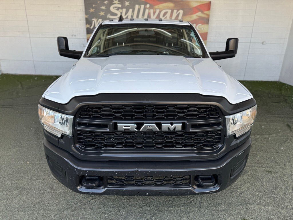 Vehicle image 8 of 57