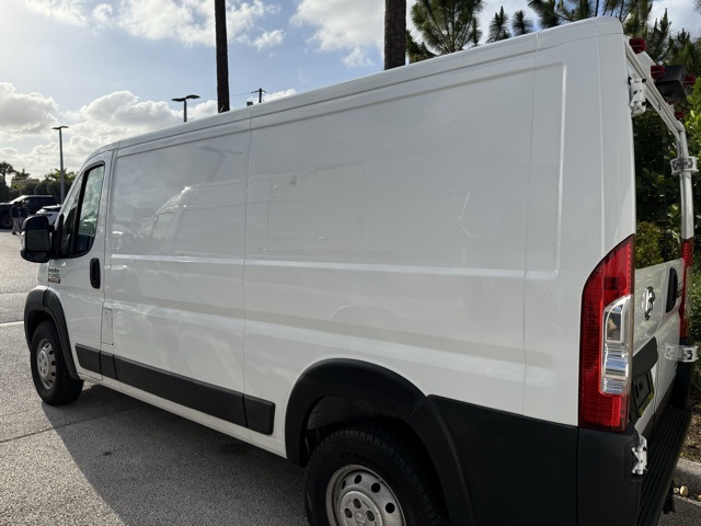 Vehicle image 2 of 5