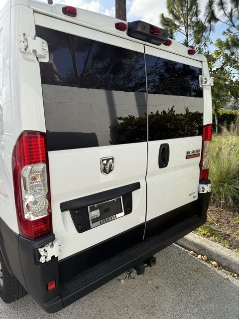 Vehicle image 3 of 5