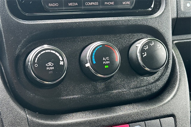 Vehicle image 25 of 42